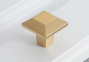 6753 Knob / Small Pull